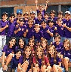 Grupo playera morada
